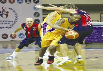 Hep bir adım önde gidiyorlardı ve aradaki farkı açtılar