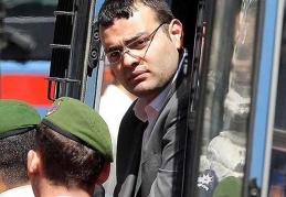 "Hepinizi doğrayacağım" diye bıçak dayadı!