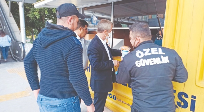 Her gün 15 noktada çorba dağıtılıyor