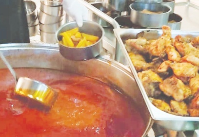 Her gün 490 aileye sıcak yemek dağıtılıyor