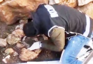 Her taşın altından silah çıktı