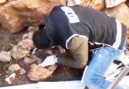 Her taşın altından silah çıktı