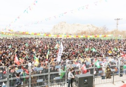 Her yerde Nevruz vardı