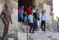 Her yerden gezmeye geliyorlar