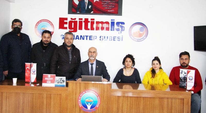 Her yıl biraz daha artan başarısızlığı kapatacak kadar sihirli bir makyaj yok