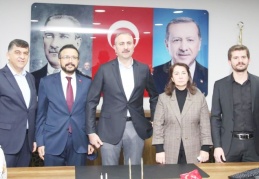 Herkes siyasetçi olabilir, ama herkes dava adamı olamaz