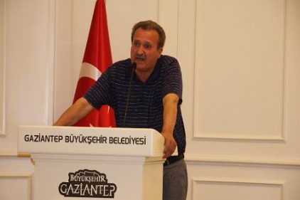 Herkesi eleştirerek istifa etti