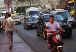 Hiç kimse kurallara uymuyor
