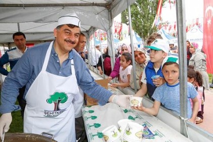Hıdırellez de köfteler yarıştı