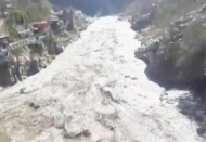 Hindistan'da buzul felaketi