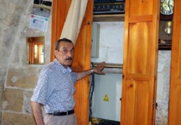 Hırsız mescidin ses sistemini çaldı