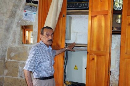 Hırsız mescidin ses sistemini çaldı