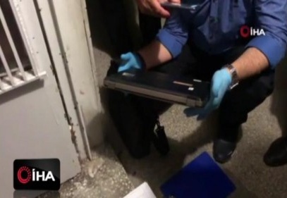 Hırsızın iş kazası! Hırsızlığa geldi, bilgisayarı düşürüp kaçtı