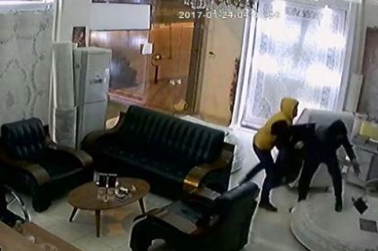 Hırsızlar yarım kalan ilk soygunu aynı iş yerine tekrar girerek tamamladı