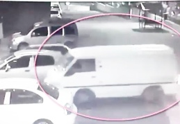 Hırsızlık anları güvenlik kameralarına yansıdı