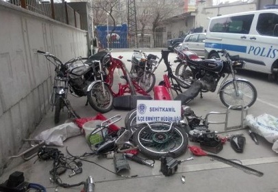 Hırsızlık motosikletleri parçalamak için atölye kurdular