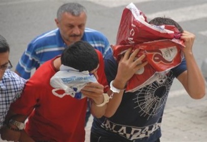 Hırsızlık zanlısı 3 kişi yakalandı
