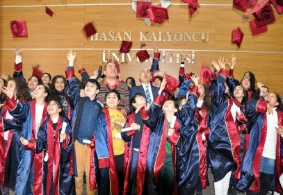 HKÜ Çocuk Üniversitesi mezuniyet töreni yapıldı