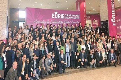 HKÜ dünyanın en büyük 3. Eğitim Zirvesi&#8217;nde