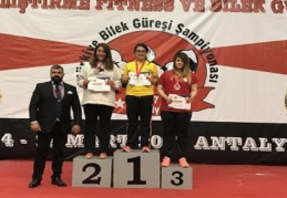 HKÜ Farklı Spor dallarında madalyalarını arttırıyor