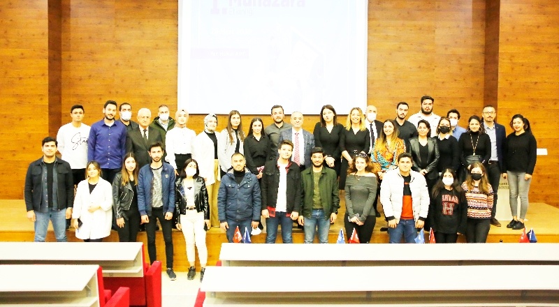 HKÜ öğrencileri öğrenme becerilerini münazaralarla geliştiriyor!