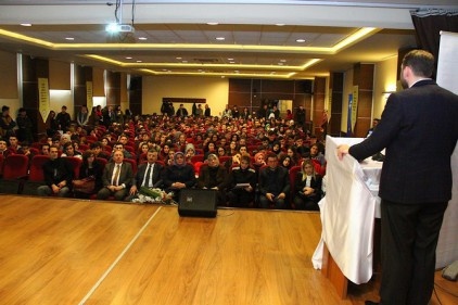 HKÜ Rize’de öğrencilerle buluştu