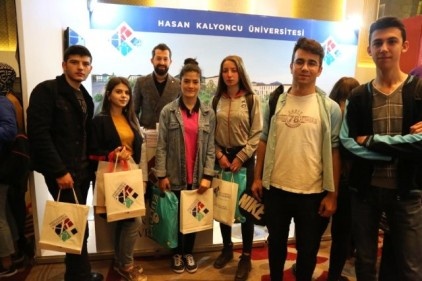 HKÜ, Türkiye&#8217;nin dört bir yanında üniversite adayları ile buluştu 
