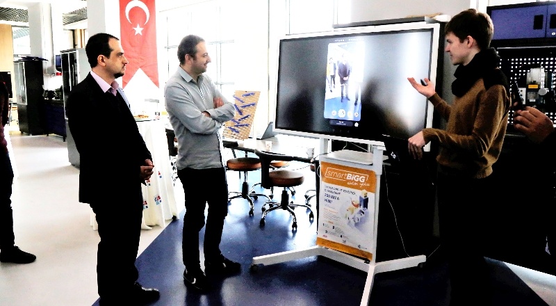 HKÜ, Uluslararası Öğrencilerin Teknolojik çalışmalarına destek oluyor