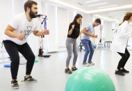 HKÜ’den mezun oldu, Fenerbahçe Spor Kulübü’nde fizyoterapist olarak çalışıyor