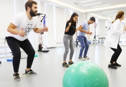 HKÜ’den mezun oldu, Fenerbahçe Spor Kulübü’nde fizyoterapist olarak çalışıyor