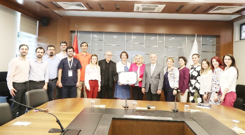 HKÜ’nün iki bölümü daha 5 yıl akredite edildi