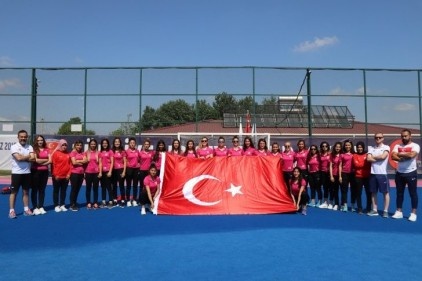 Hokey Kadın Milli Takımı Gençliğe Hitabeyi okudu