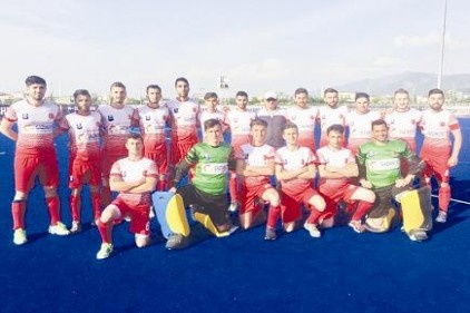Hokey Türkiye Süper Ligi&#8217;nin iki kupası Gaziantep&#039;e Geliyor 
