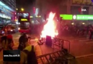Hong Kong'da sokaklar alev alev