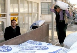 Hububat ekili alanlara gübre atılmaya başlandı
