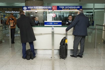 Hudut kapılarında kullanılan pasaport giriş-çıkış damga cihazı yenilendi