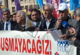 Hukuksuz isnatlarla tutuklamalar yapılıyor