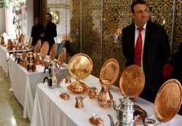 Hükümlülerin bakır ve gümüşten eserleri sergilendi 