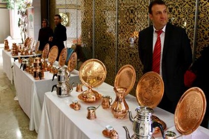 Hükümlülerin bakır ve gümüşten eserleri sergilendi 