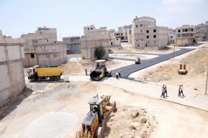 Humanız Mahallesi&#8217;nde yol bakım ve yapım çalışması sürüyor