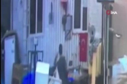 Hurdacı dükkânında cinayet saniye saniye kamerada