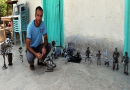 Hurdalardan oyuncak yapıyor 