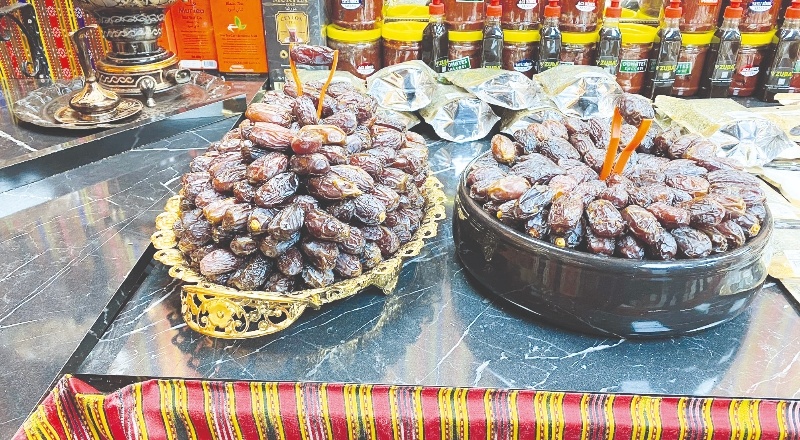 Hurma 250 TL’den satılıyor