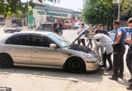 Husumetlisine ateş açtı, yoldan geçenleri yaraladı