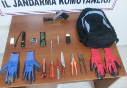 Huzur operasyonunda suç aletleriyle yakalandı