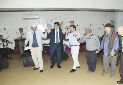 Huzurevi sakinleri güzel bir gece yaşadı