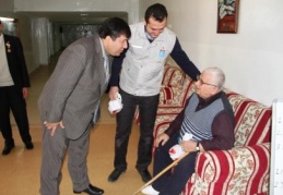 Huzurevini ziyaret ettiler