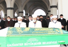 İbrahim Ay, annesini kaybetti