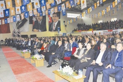 İbrahim Erdoğan, güven oyu aldı