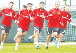 İbrahim Pehlivan takımla birlikte antrenmana katıldı